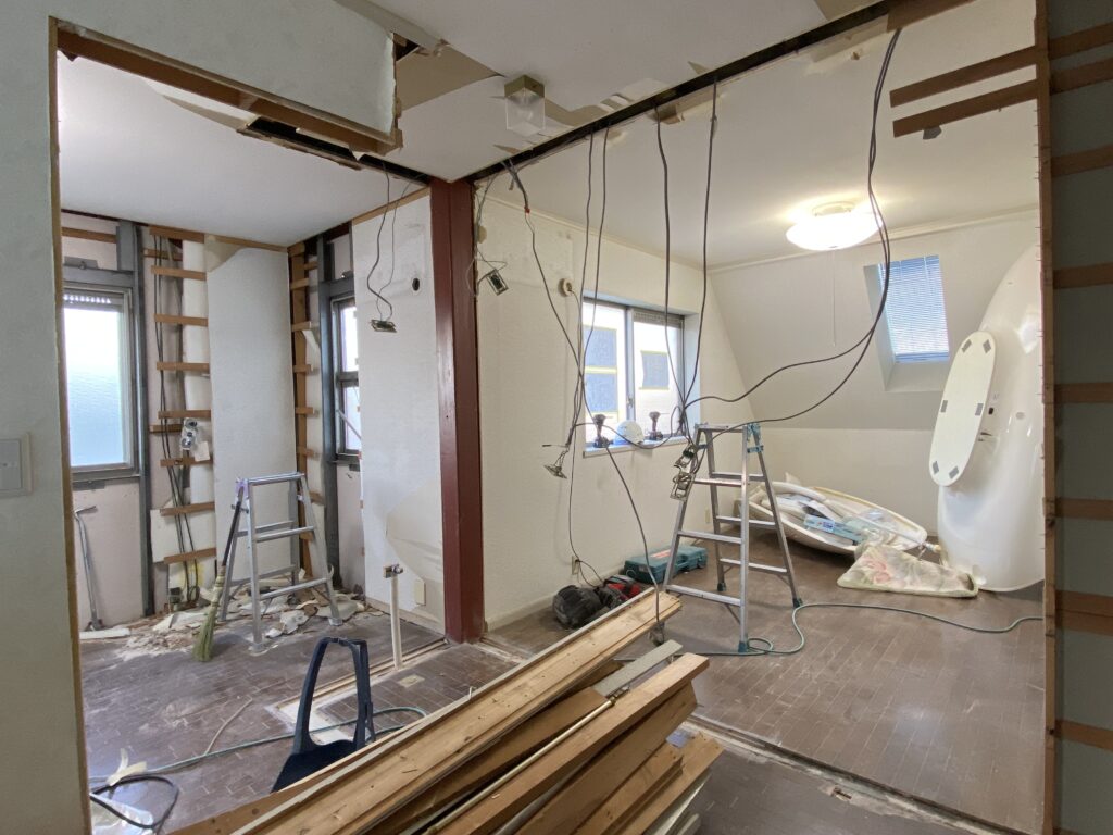 本日よりリフォームが始まりました